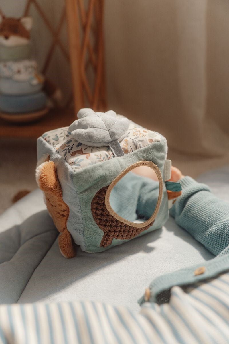 Cubo blandito de actividades Forest Friends de Little Dutch