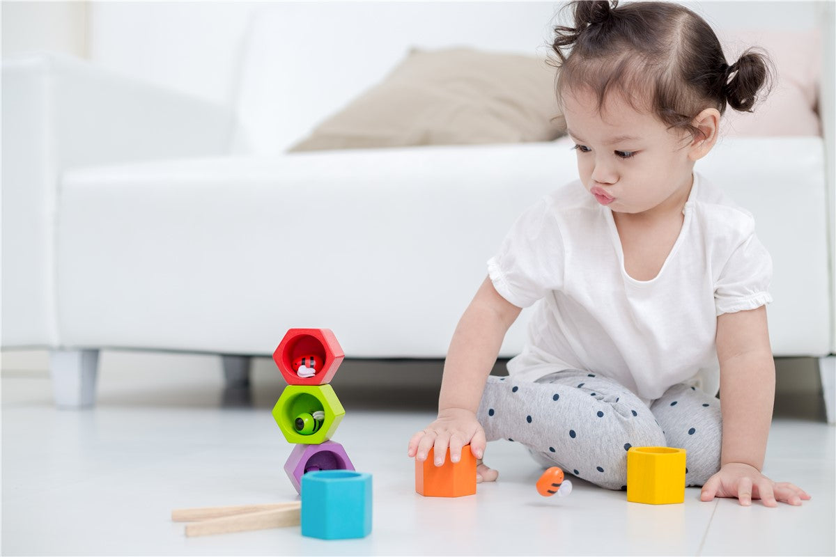 Abejas en la colmena de madera - Plantoys