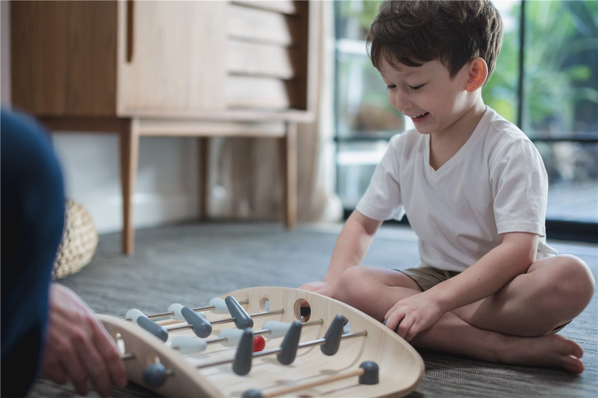 Futbolín de madera - Plantoys