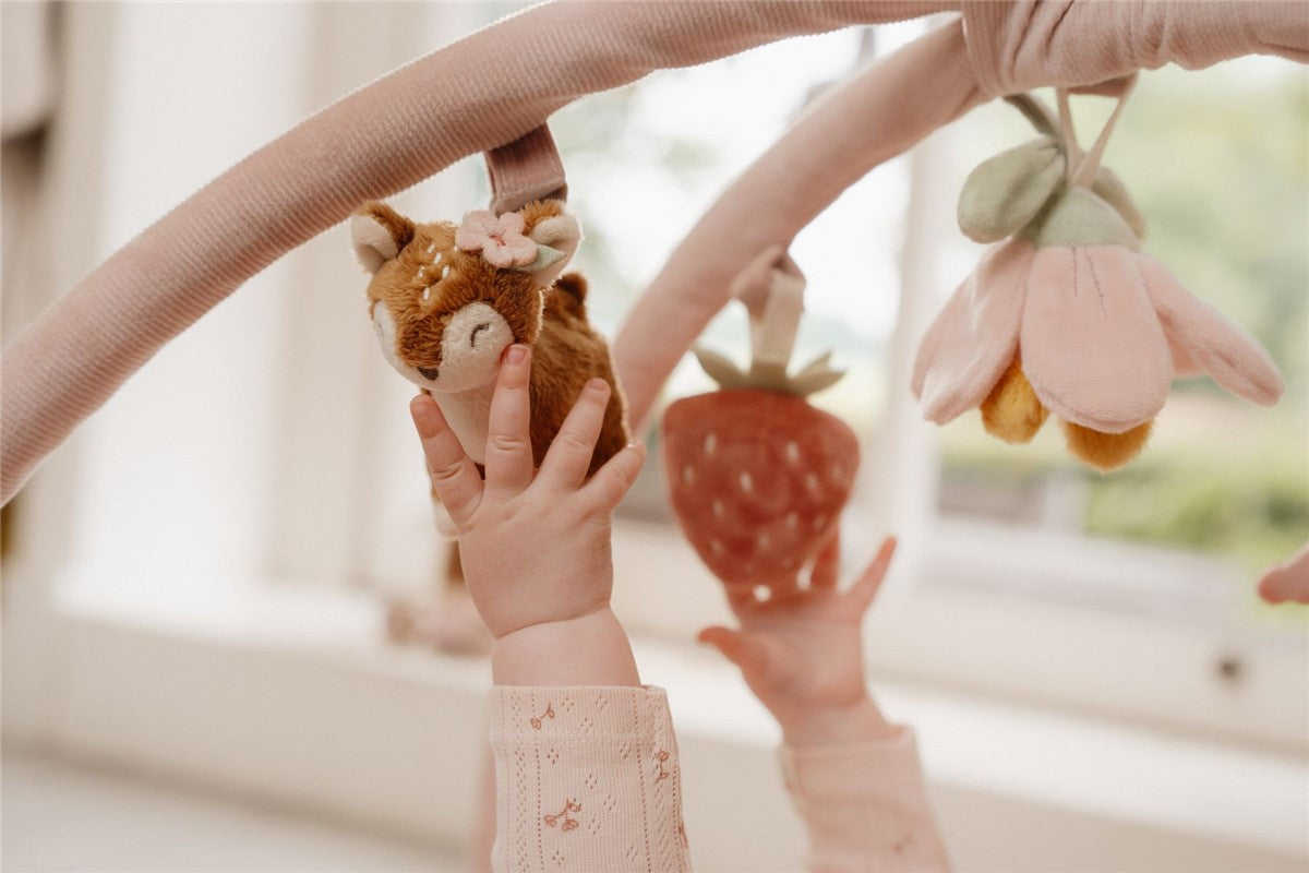 Alfombra de juego fairy garden rosa Little dutch