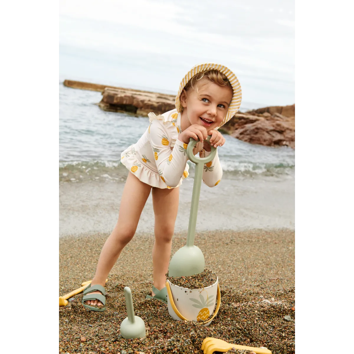 Bañador mangas niña Sille Piña de Liewood