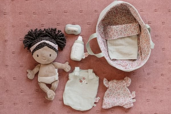 Bebé Muñeca Evie canastilla Little Dutch