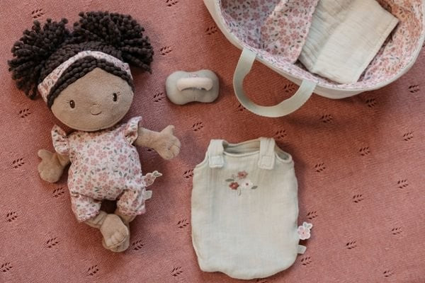 Bebé Muñeca Evie canastilla Little Dutch