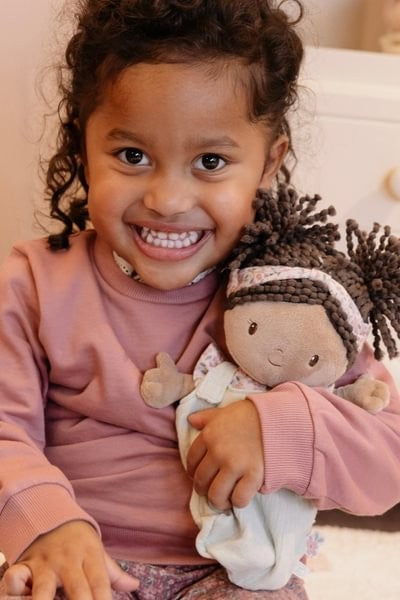 Bebé Muñeca Evie canastilla Little Dutch