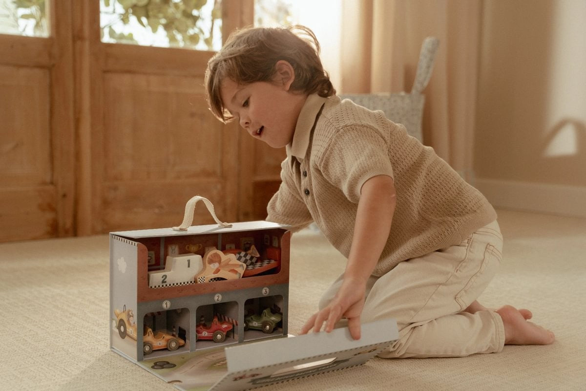 Caja de juego con Pista de Carreras FSC Little Dutch