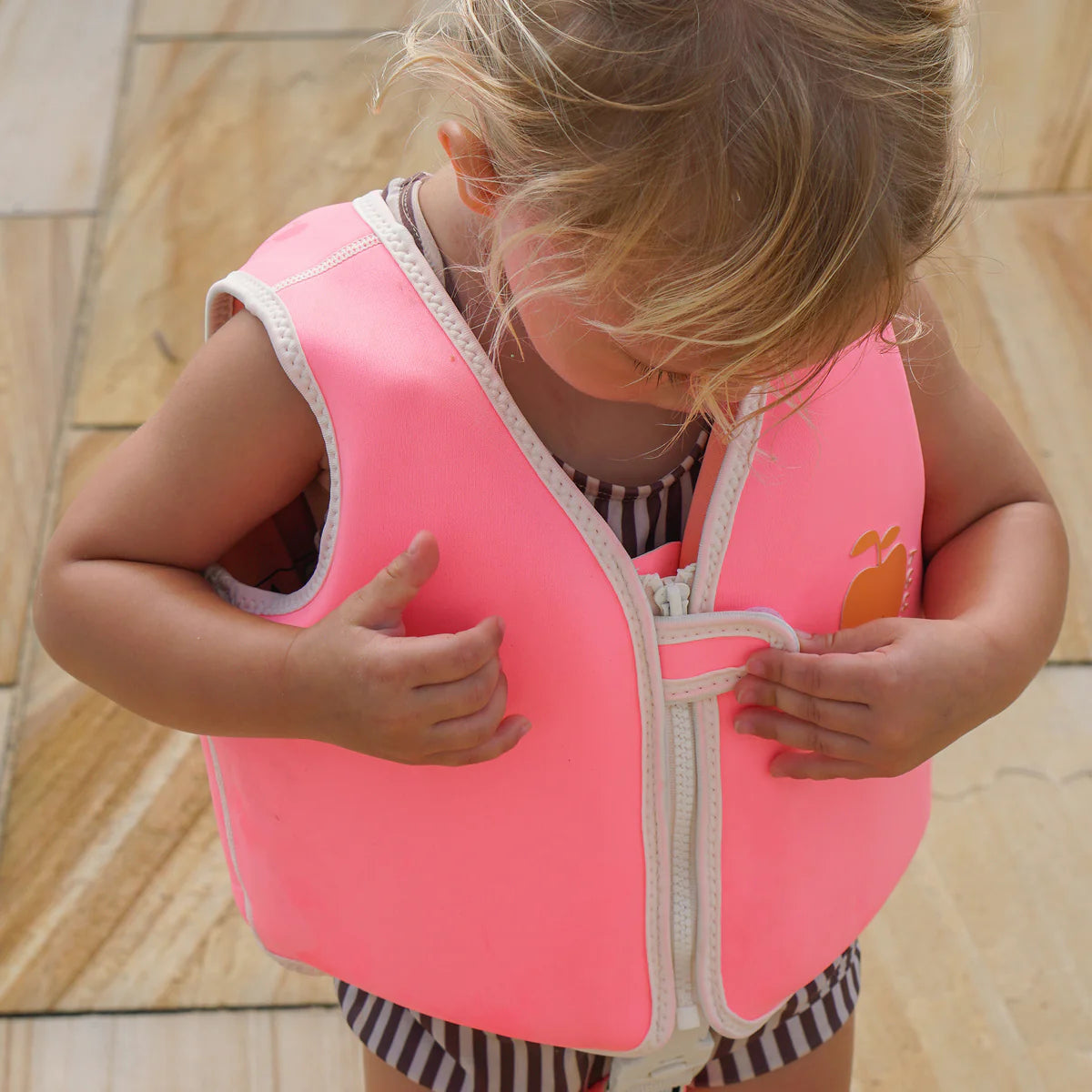Chaleco flotador infantil Sunnylife Poppy the peach rosa