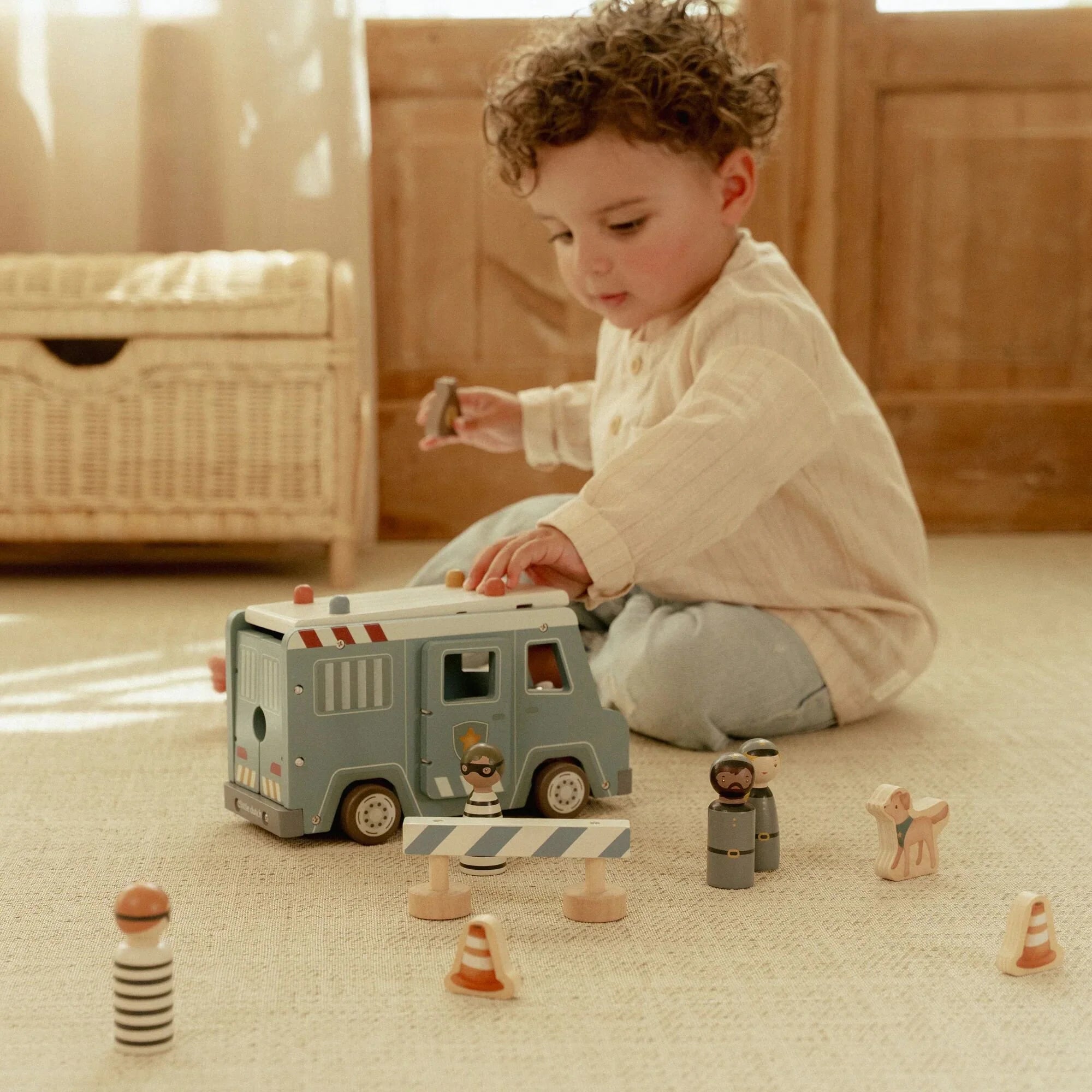 Coche de Policía furgón FSC Little Dutch