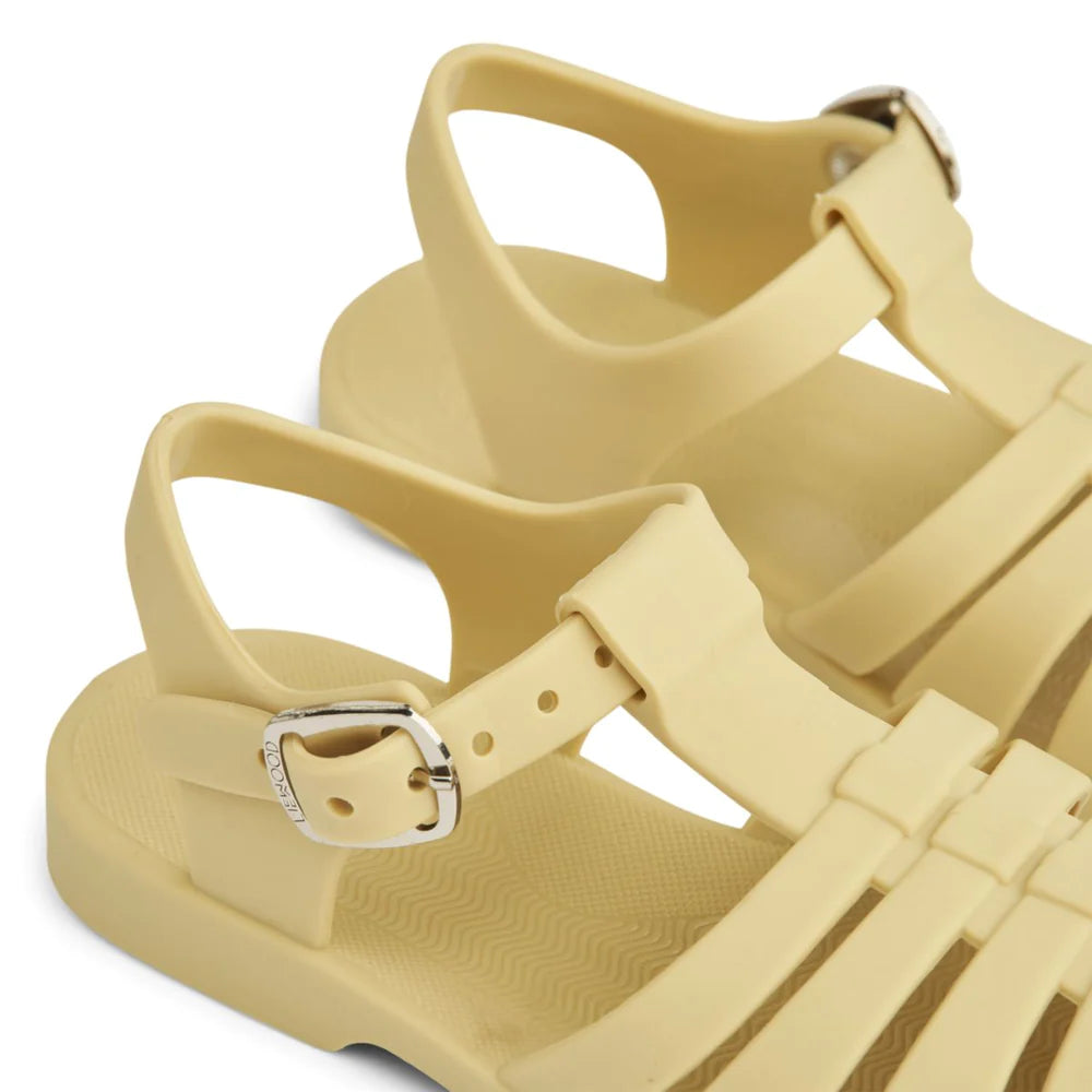 Sandalias Cangrejeras infantil Bre Crispy Corn de Liewood