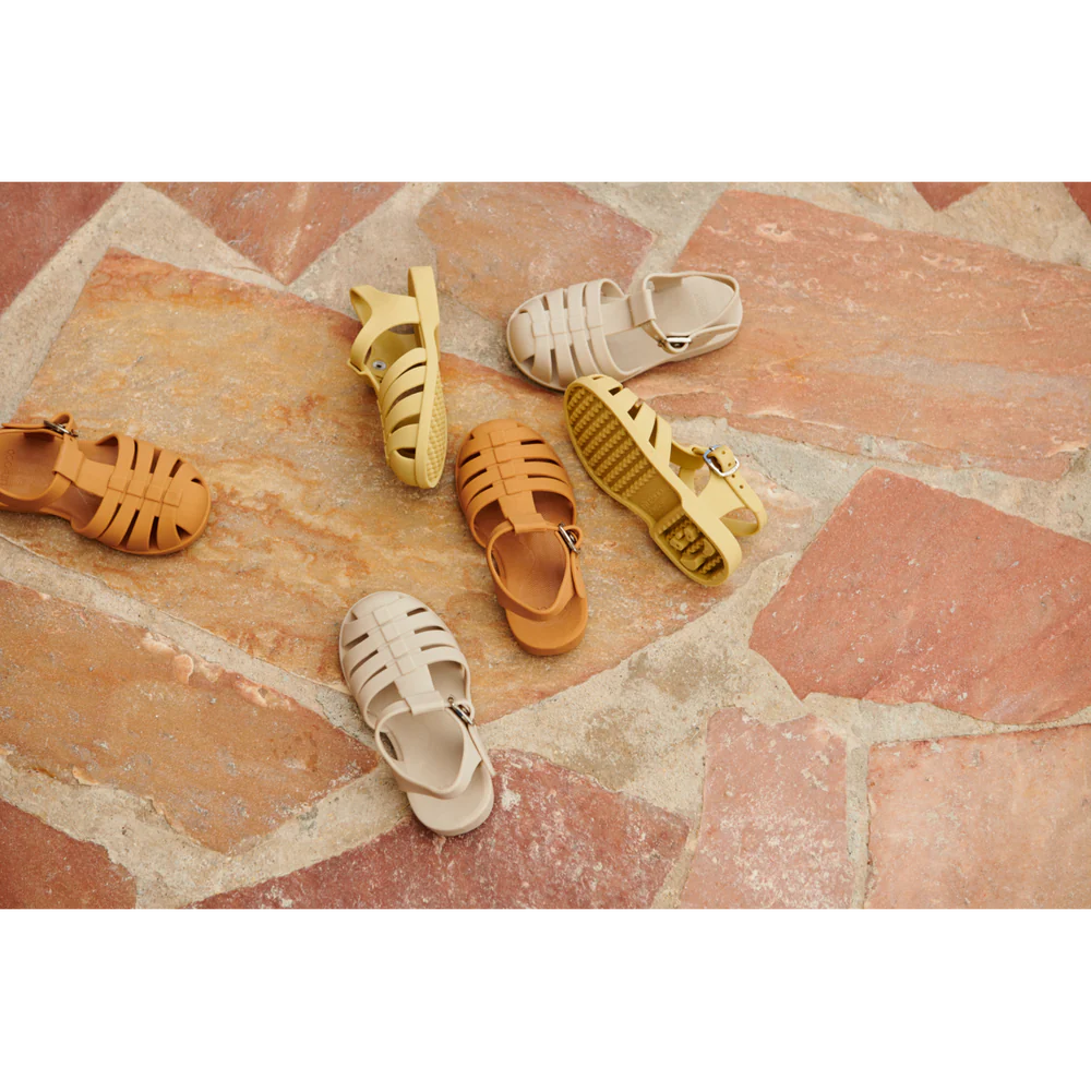 Sandalias Cangrejeras infantil Bre Crispy Corn de Liewood