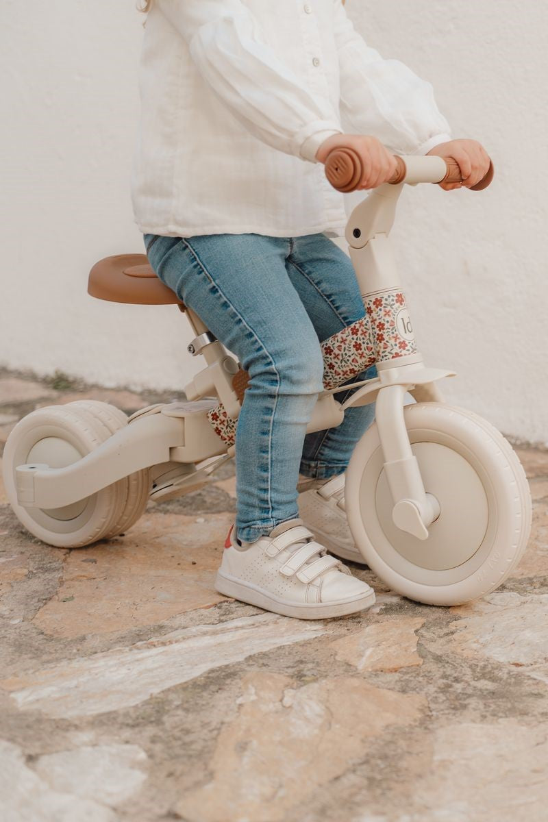 Triciclo infantil 4 en 1 con barra blanco flores Little dutch
