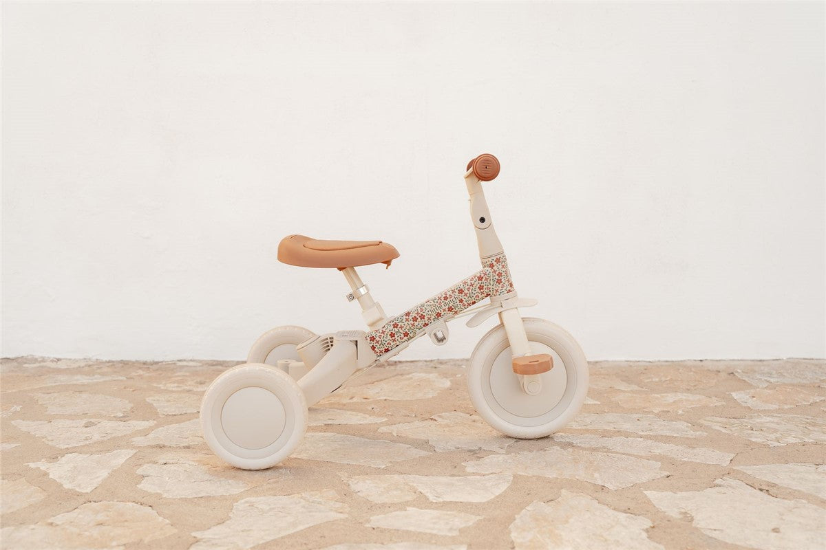 Triciclo infantil 4 en 1 con barra blanco flores Little dutch