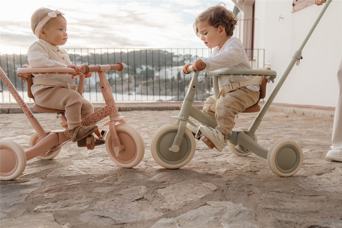 Triciclo infantil 4 en 1 con barra rosa flores Little dutch