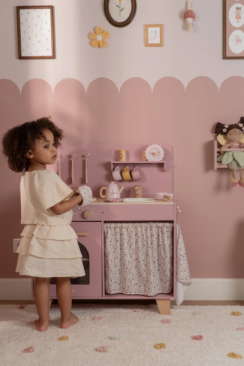 Cocinita rosa madera FSC con accesorios de Little Dutch