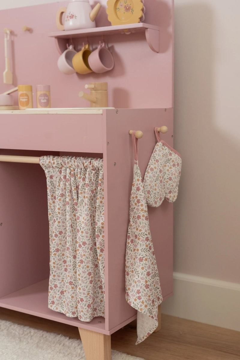 Cocinita rosa madera FSC con accesorios de Little Dutch