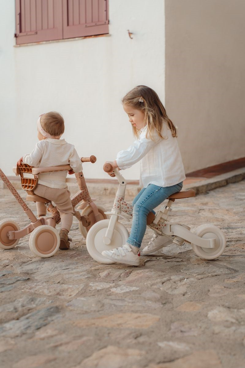 Triciclo infantil 4 en 1 con barra blanco flores Little dutch