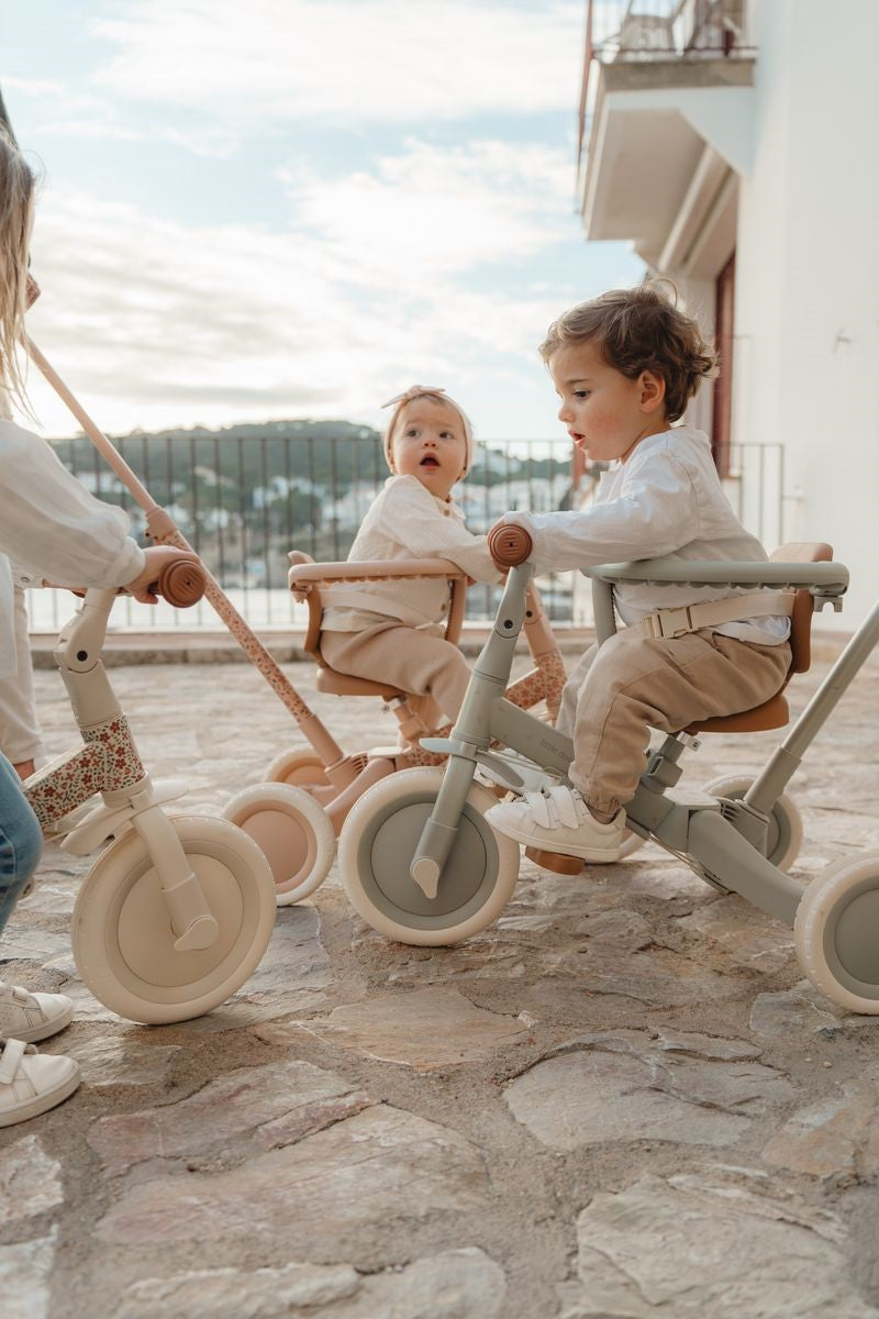 Triciclo infantil 4 en 1 con barra verde Little dutch