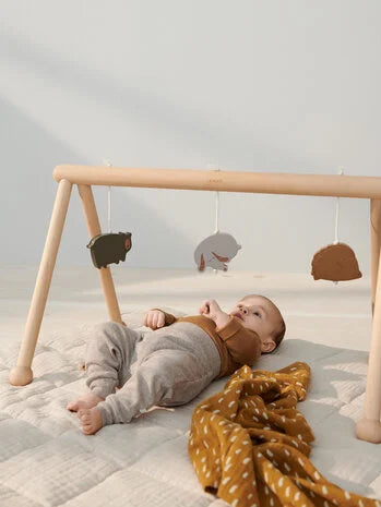 Gimnasio de madera ernie friendship de Liewood