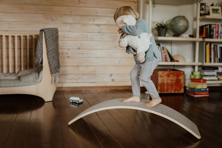 Tabla curva de equilibrio con fieltro.