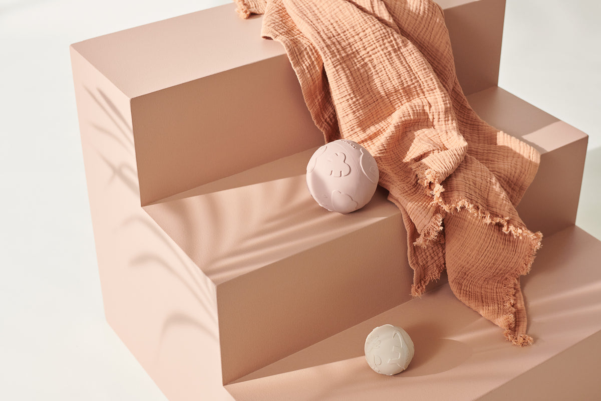 Set de 2 pelotas sensoriales Thea / Classic rosa Liewood