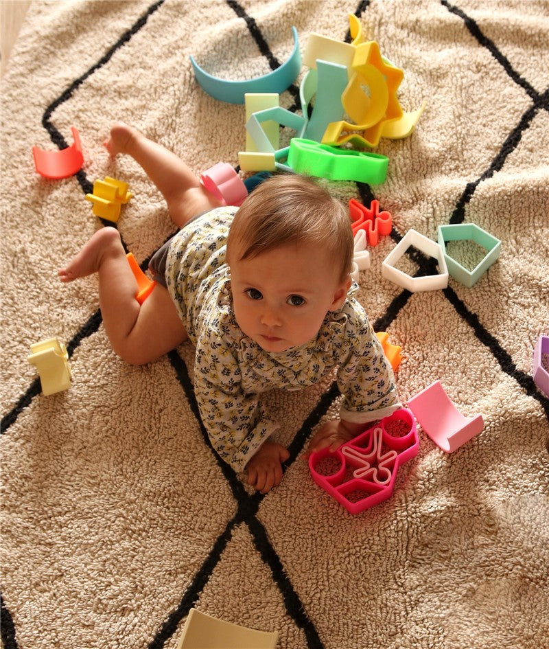 Kit Dena 6 Kids + 6 Houses + 6 Trees colores neón