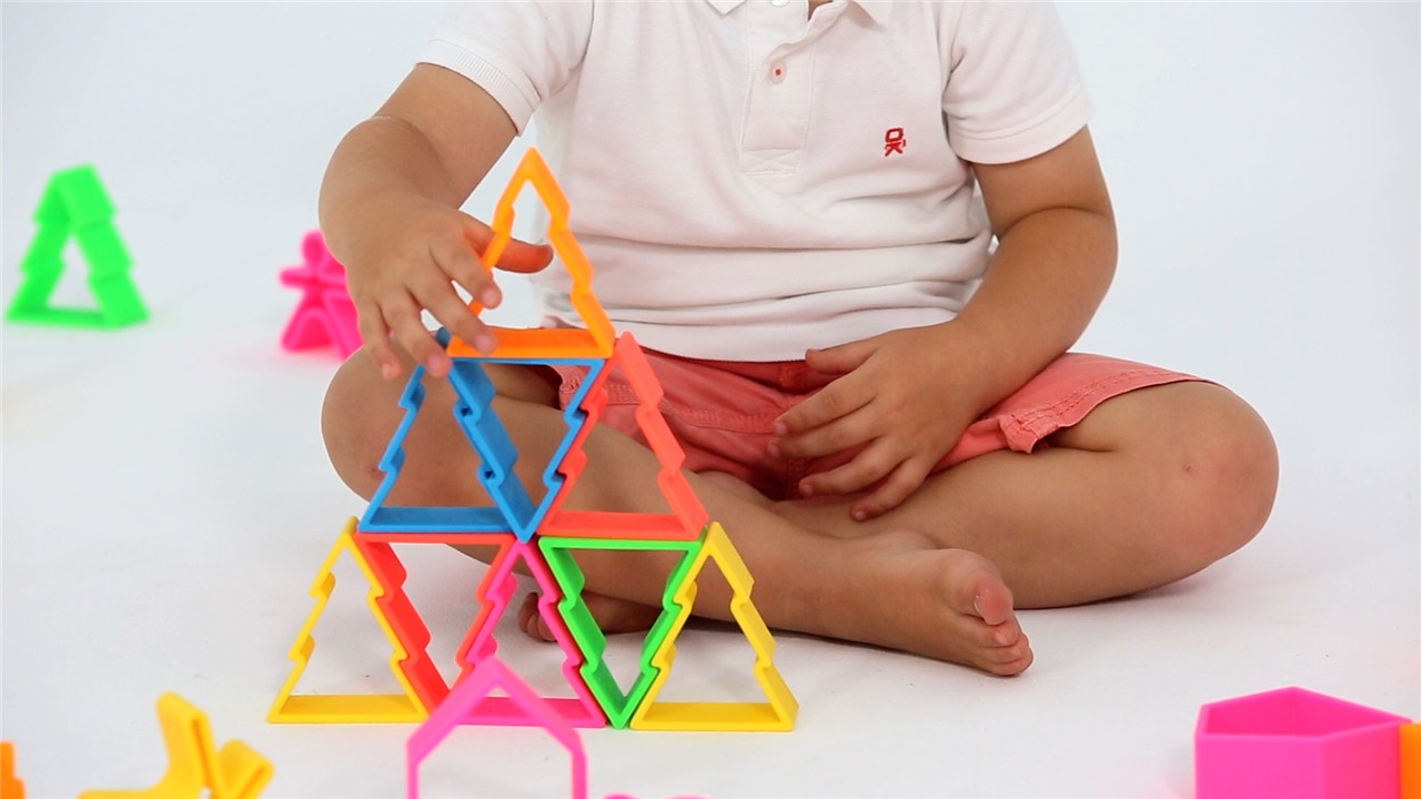 Kit Dena 6 Kids + 6 Houses + 6 Trees colores neón