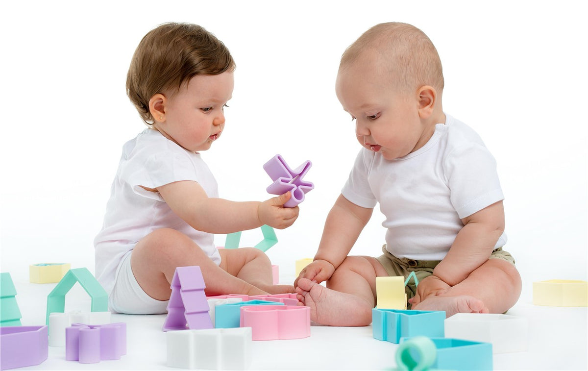 Kit Dena 6 Kids + 6 Houses + 6 Trees colores Pastel