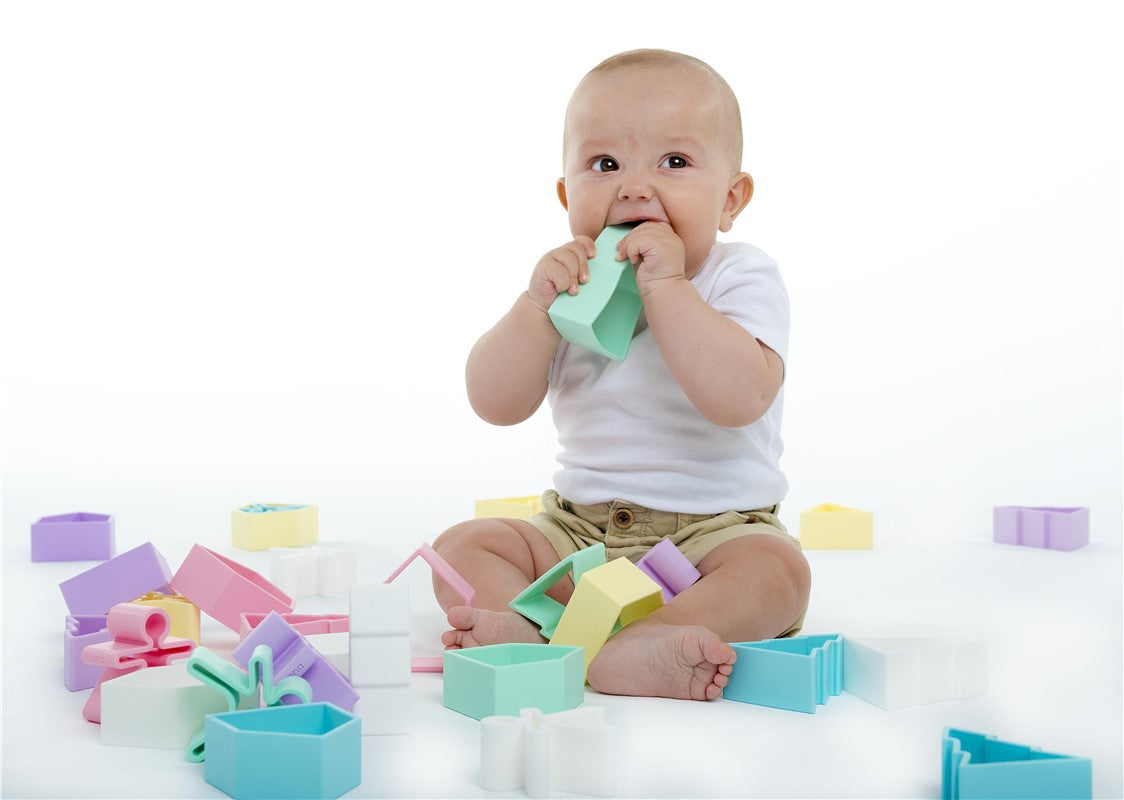 Kit Dena 6 Kids + 6 Houses + 6 Trees colores Pastel