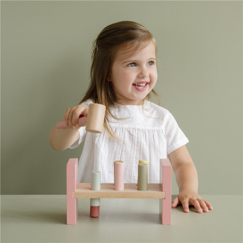 Banco de golpeo de madera Flores rosas de Little Dutch