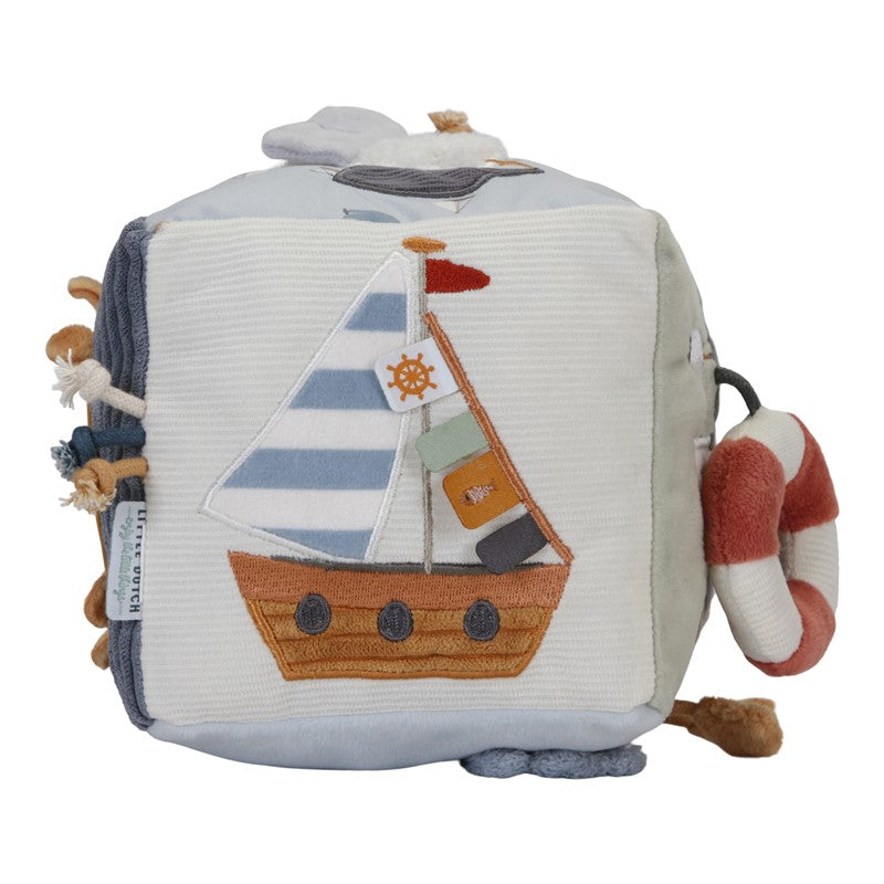 Cubo blandito de actividades Sailors bay de Little Dutch