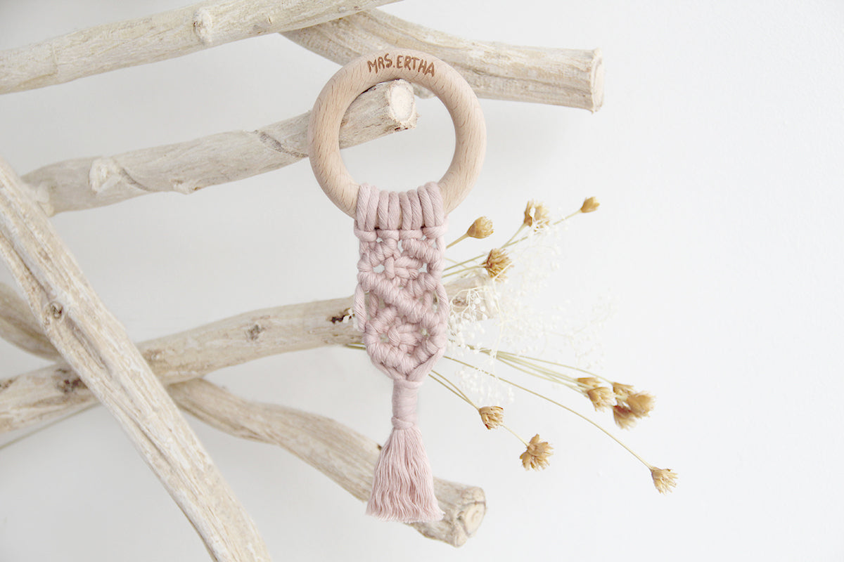 Mordedor Sia macramé rosa MrsErtha
