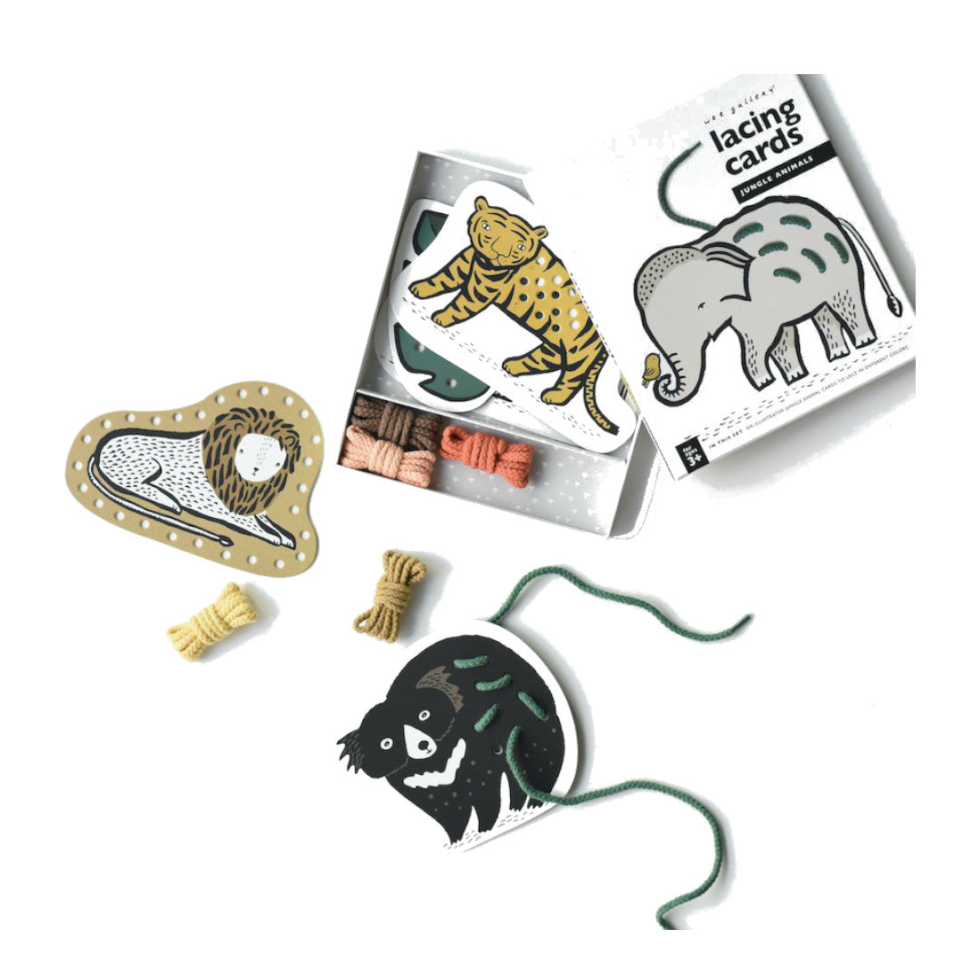 Tarjetas de cordones para coser de  Wee Gallery