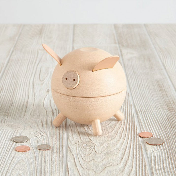 https://minicoco.es/cdn/shop/products/hucha-de-madera-cerdito---plantoys.jpg2_2000x.jpg?v=1605835362