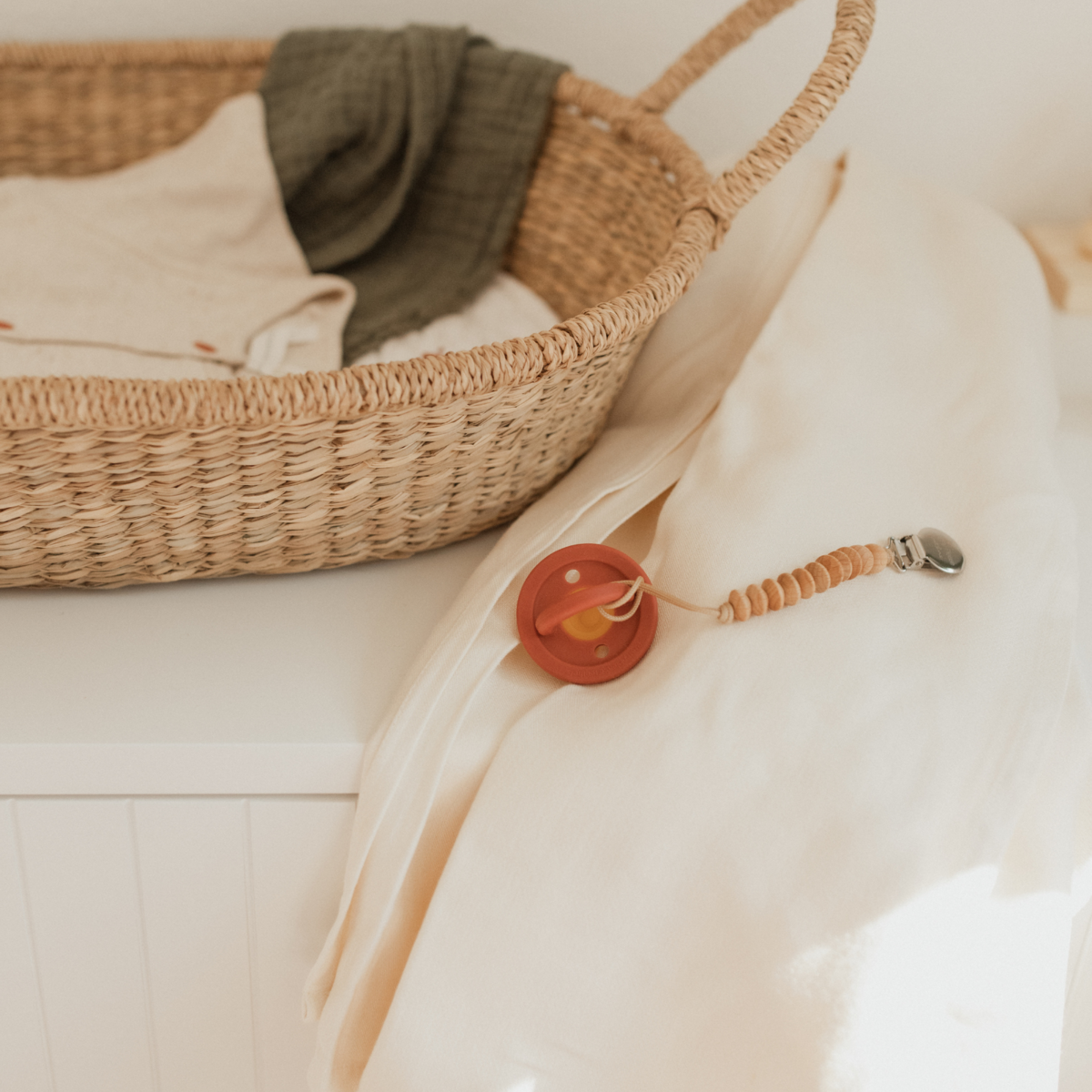 Chupete Modern Brick Red de PPT